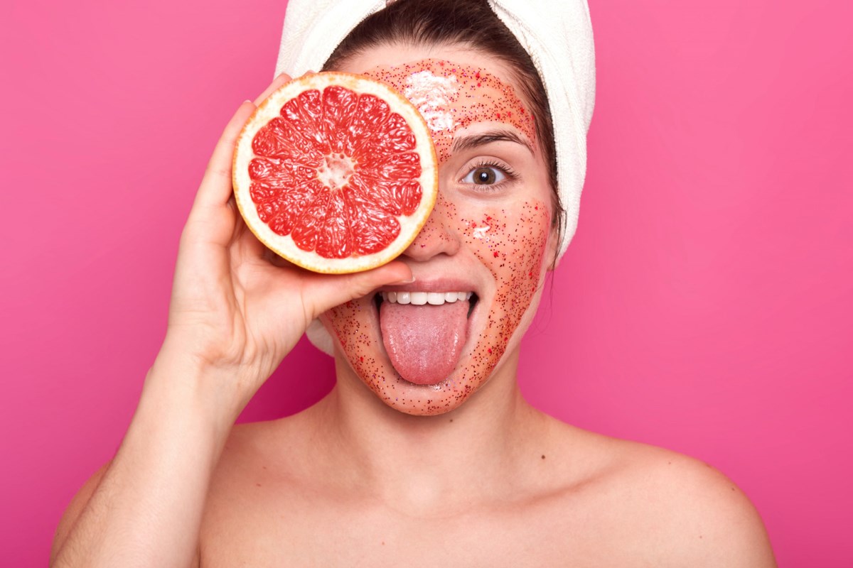 Peeling twarzy – postaw na dogłębne oczyszczenie skóry!